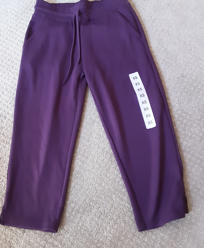 NWOT womens 32° cool capris